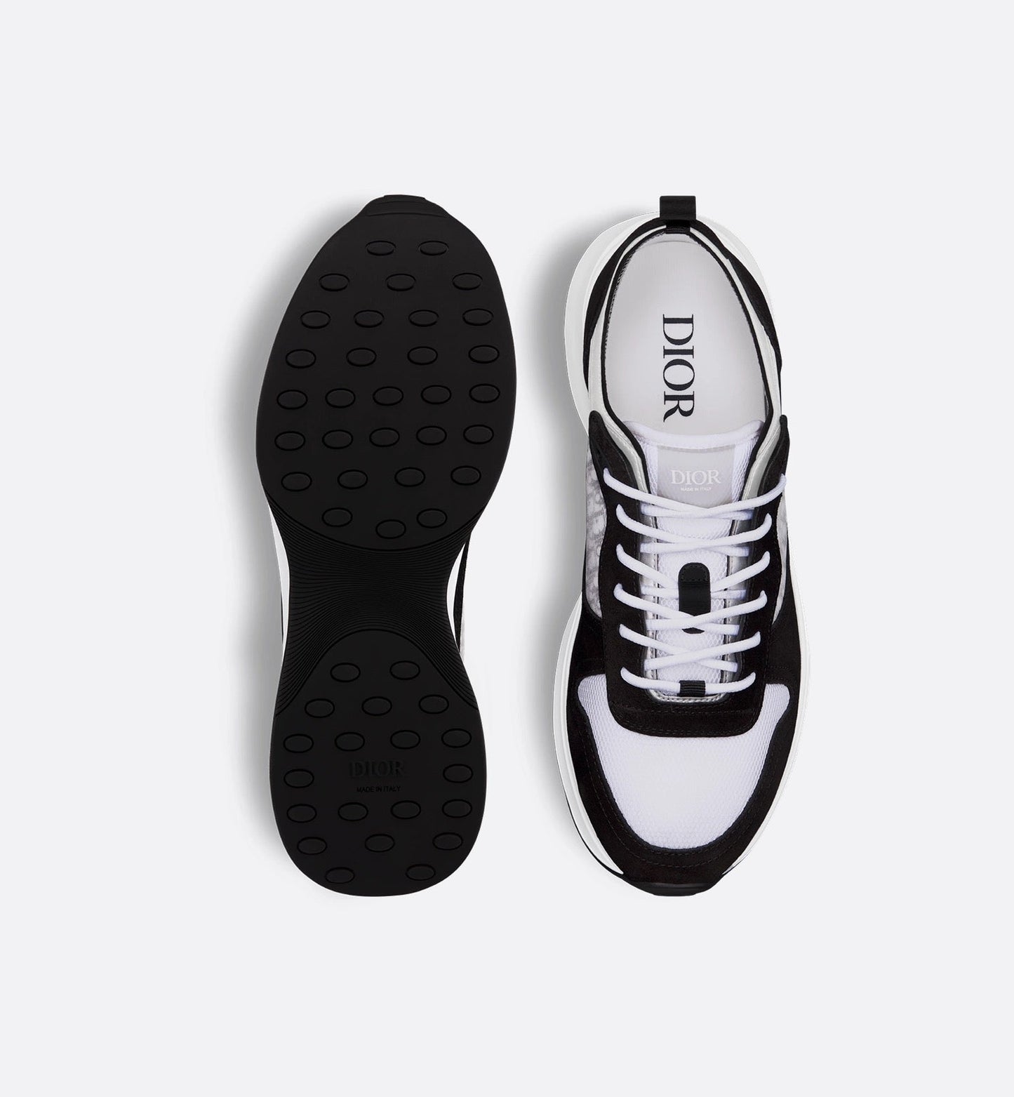 "25" Sneaker