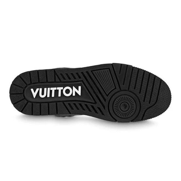 "V All Black" Trainer