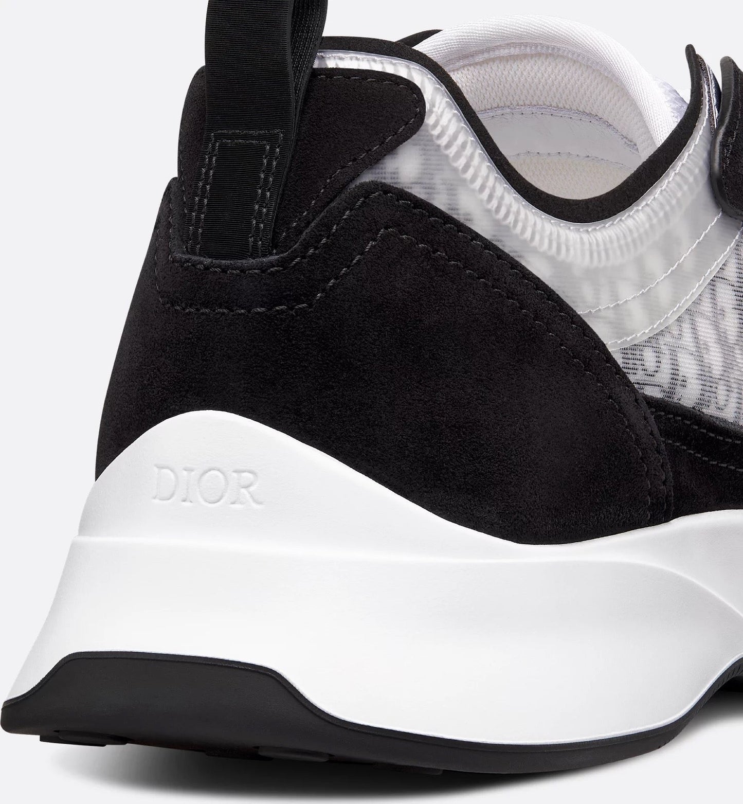 "25" Sneaker