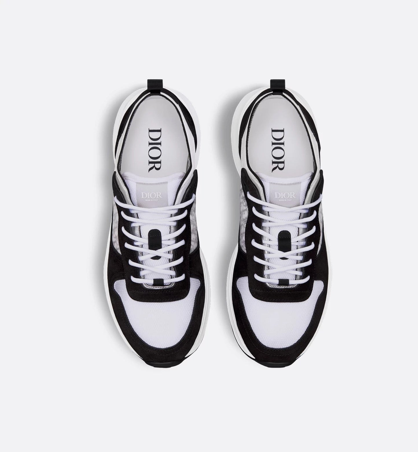 "25" Sneaker