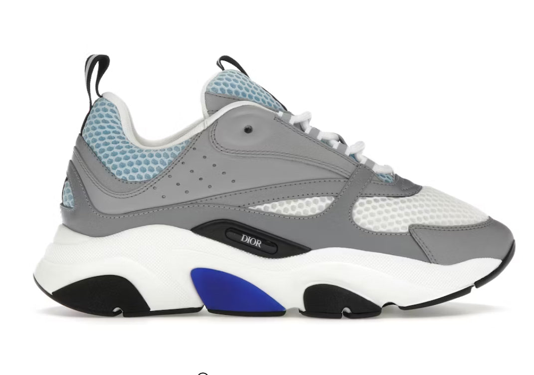 "22" Sneaker