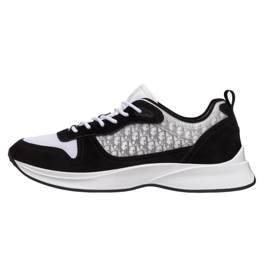 "25" Sneaker